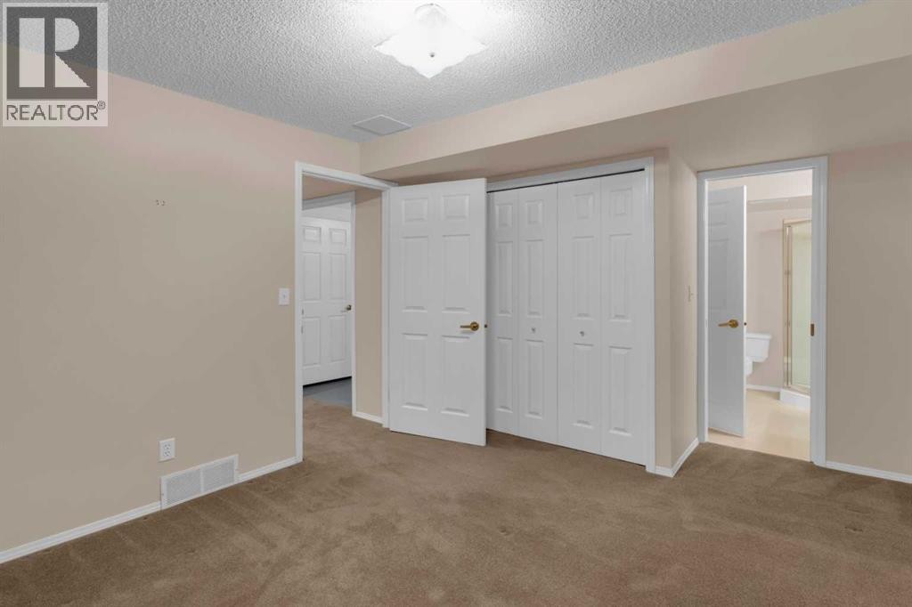 












114 Macewan Ridge Villas NW

,
Calgary,




Alberta
T3k4G3

