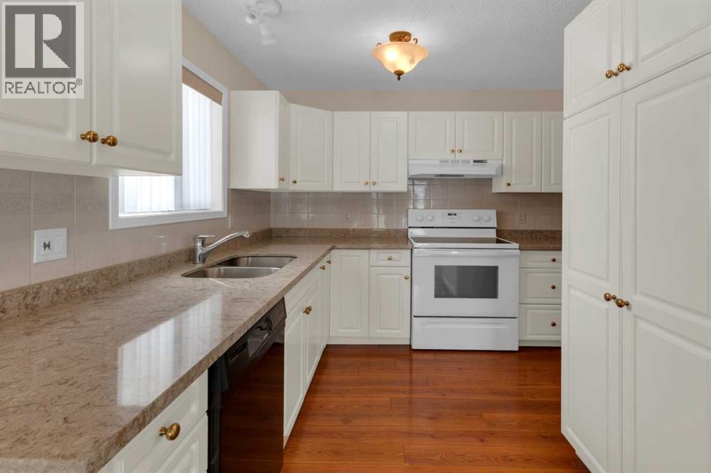 












114 Macewan Ridge Villas NW

,
Calgary,




Alberta
T3k4G3

