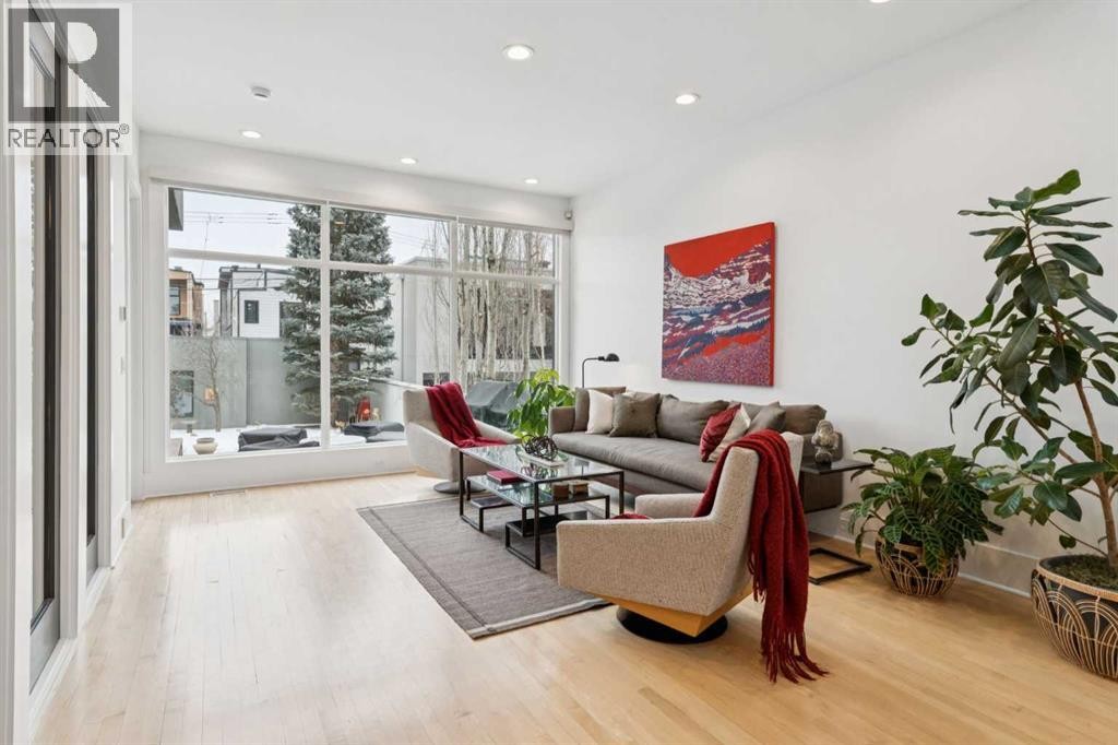 












3834 1A Street SW

,
Calgary,




Alberta
T2S1R5

