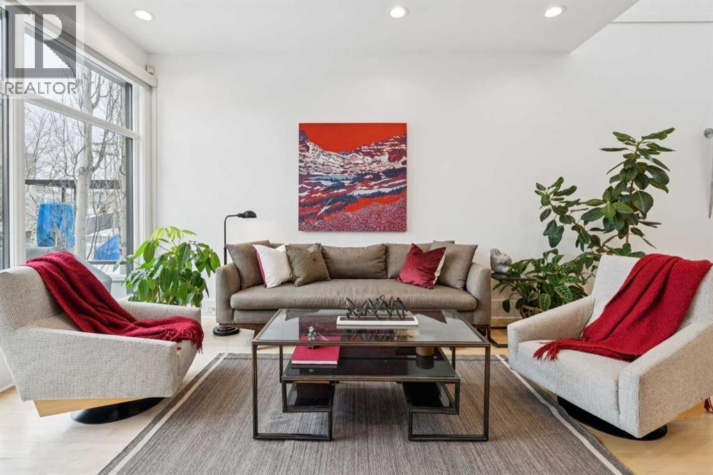 












3834 1A Street SW

,
Calgary,




Alberta
T2S1R5

