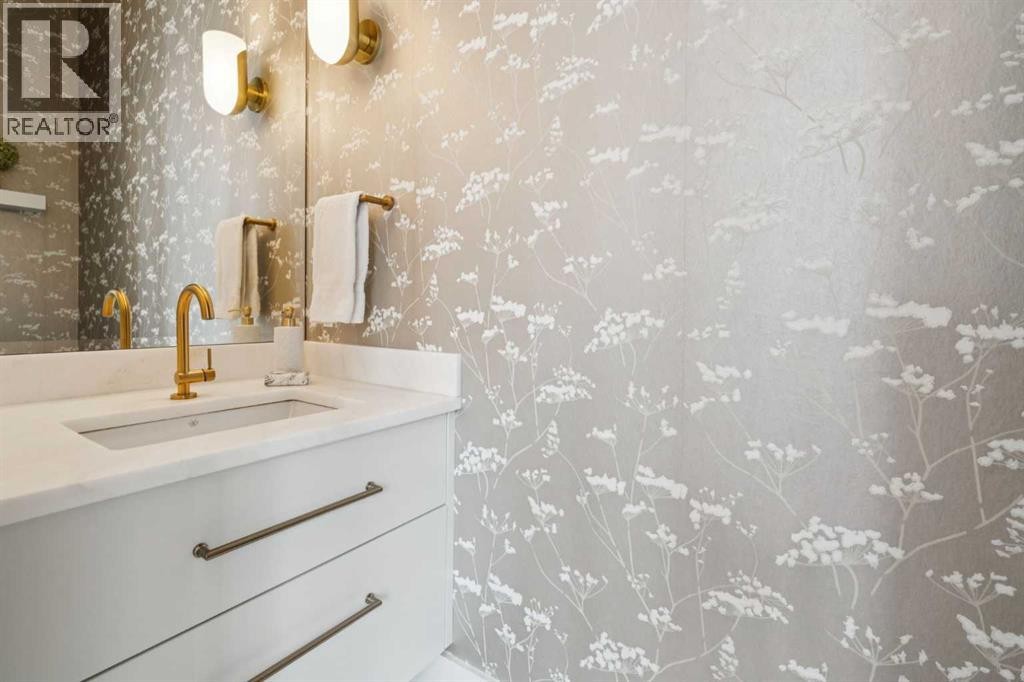 












3834 1A Street SW

,
Calgary,




Alberta
T2S1R5

