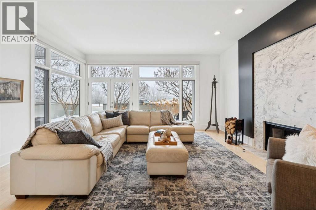 












3834 1A Street SW

,
Calgary,




Alberta
T2S1R5

