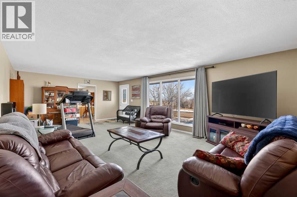 












119 3 Avenue W

,
Hussar,




Alberta
T0J1S0

