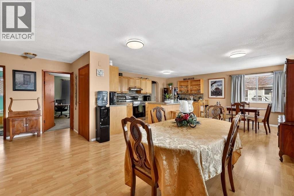 












119 3 Avenue W

,
Hussar,




Alberta
T0J1S0

