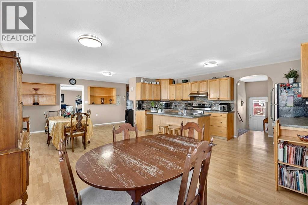 












119 3 Avenue W

,
Hussar,




Alberta
T0J1S0

