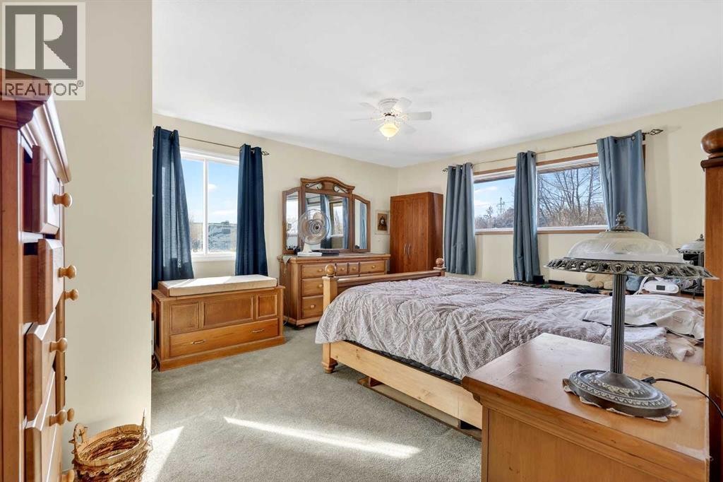 












119 3 Avenue W

,
Hussar,




Alberta
T0J1S0

