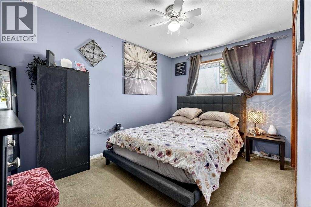 












119 3 Avenue W

,
Hussar,




Alberta
T0J1S0

