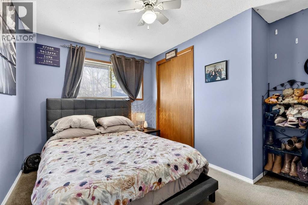 












119 3 Avenue W

,
Hussar,




Alberta
T0J1S0

