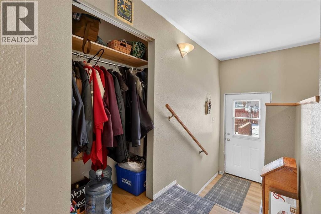 












119 3 Avenue W

,
Hussar,




Alberta
T0J1S0

