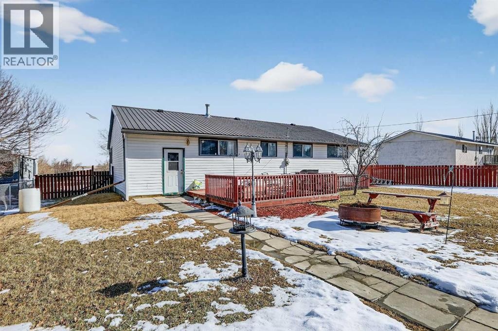 












119 3 Avenue W

,
Hussar,




Alberta
T0J1S0

