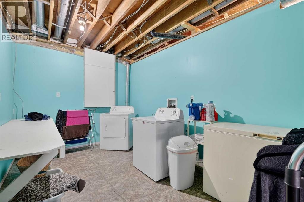 












119 3 Avenue W

,
Hussar,




Alberta
T0J1S0

