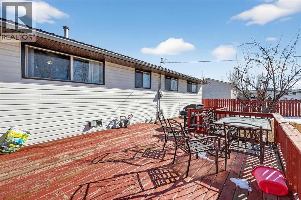 












119 3 Avenue W

,
Hussar,




Alberta
T0J1S0

