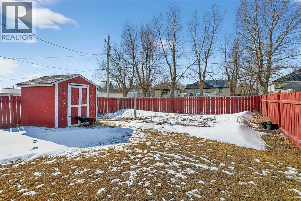 












119 3 Avenue W

,
Hussar,




Alberta
T0J1S0

