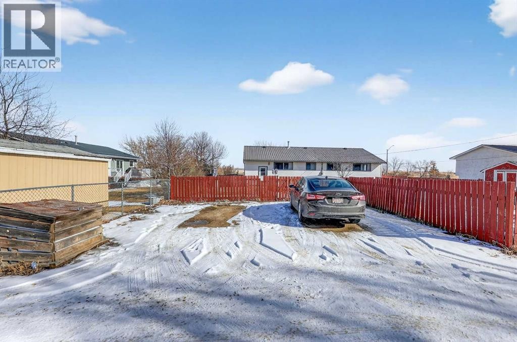 












119 3 Avenue W

,
Hussar,




Alberta
T0J1S0

