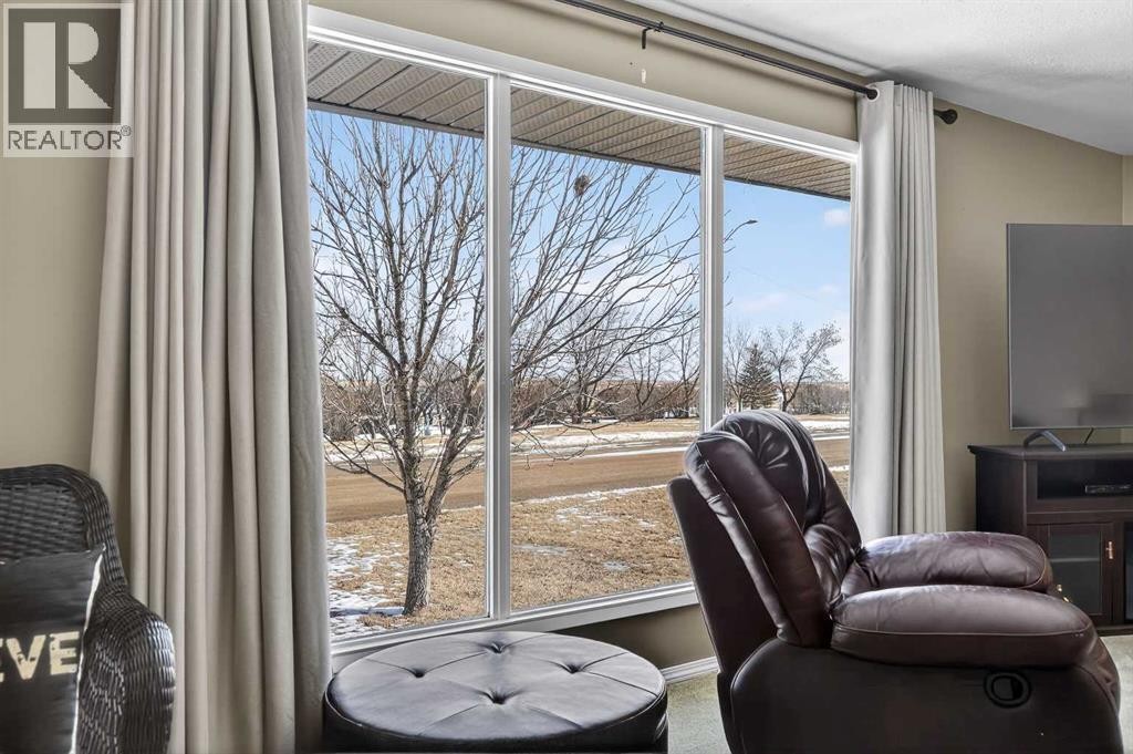 












119 3 Avenue W

,
Hussar,




Alberta
T0J1S0

