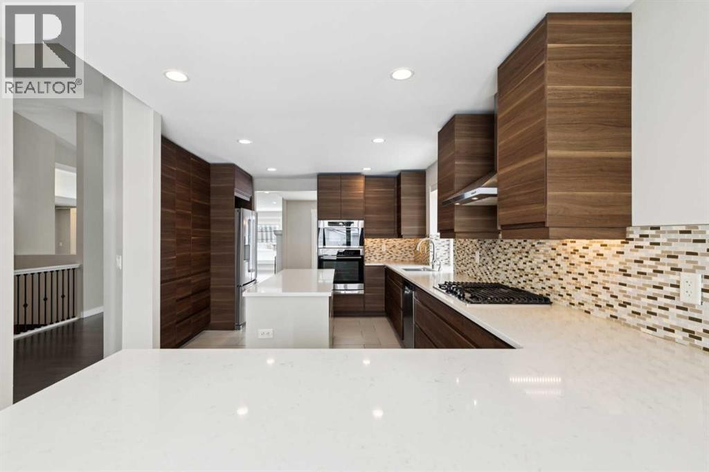 












33 Pump Hill Landing SW

,
Calgary,




Alberta
T2V5C1

