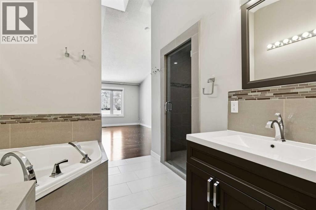 












33 Pump Hill Landing SW

,
Calgary,




Alberta
T2V5C1

