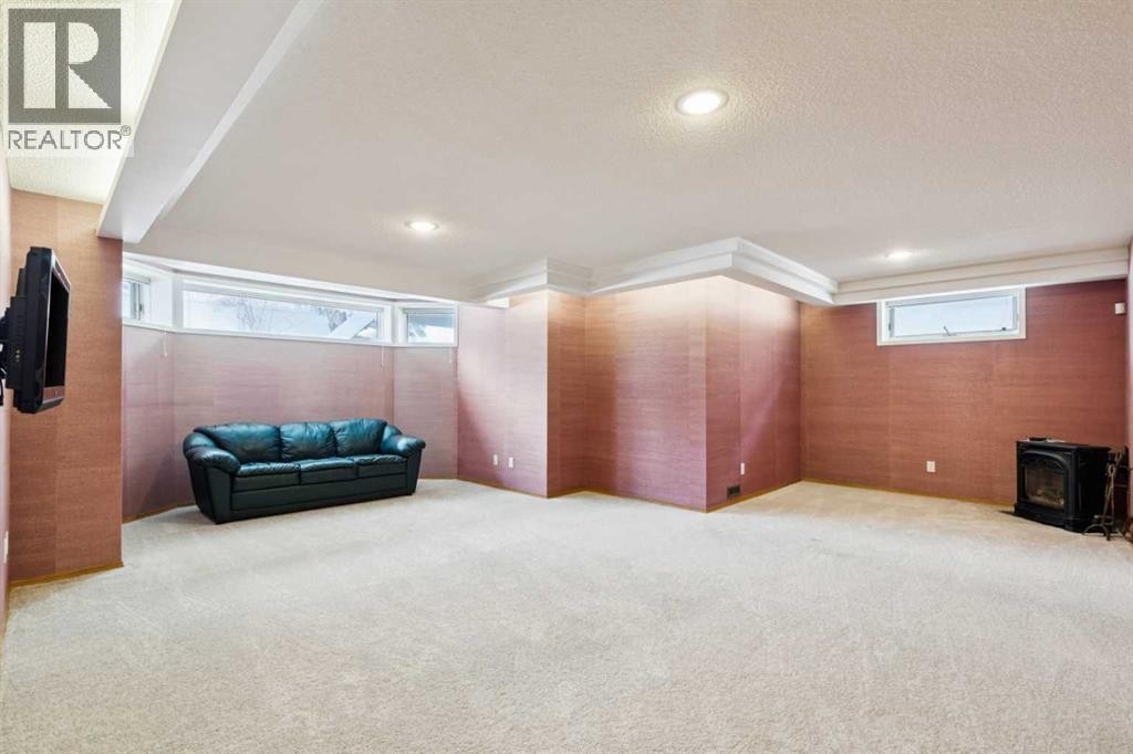 












33 Pump Hill Landing SW

,
Calgary,




Alberta
T2V5C1

