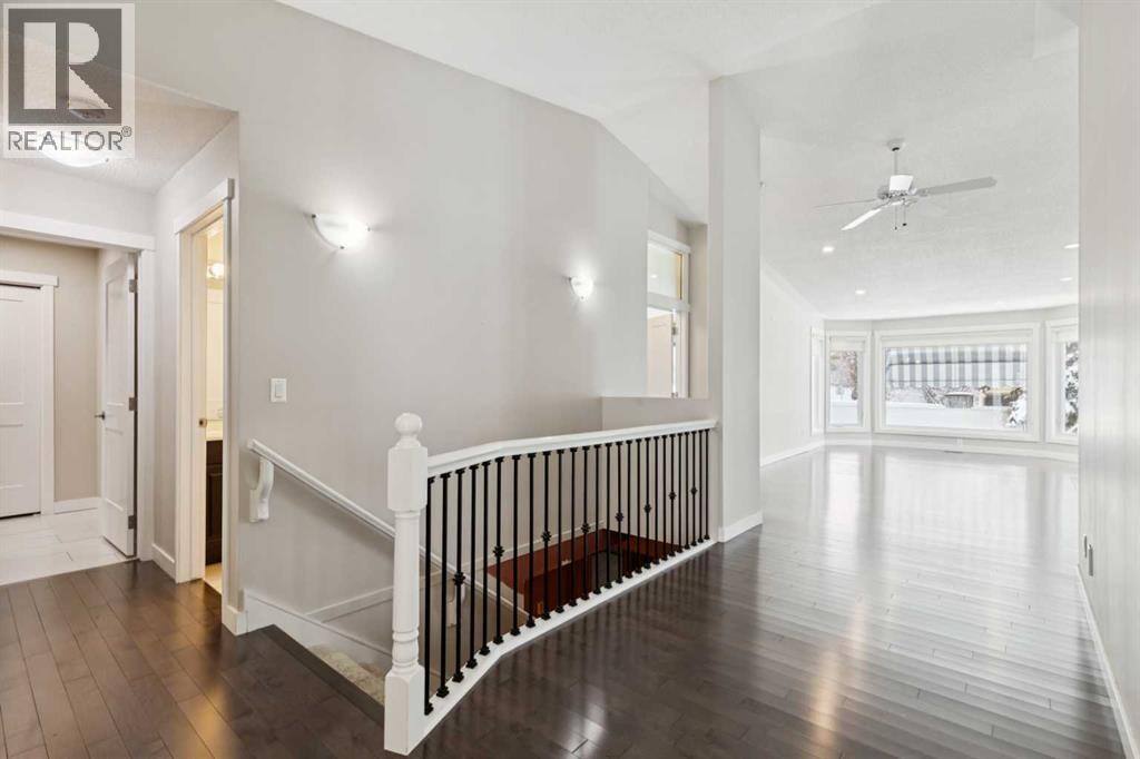 












33 Pump Hill Landing SW

,
Calgary,




Alberta
T2V5C1

