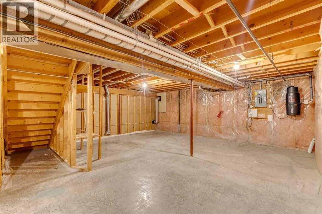 












33 Pump Hill Landing SW

,
Calgary,




Alberta
T2V5C1

