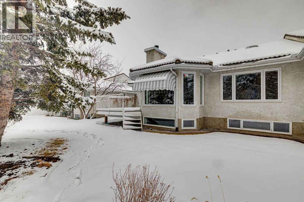 












33 Pump Hill Landing SW

,
Calgary,




Alberta
T2V5C1

