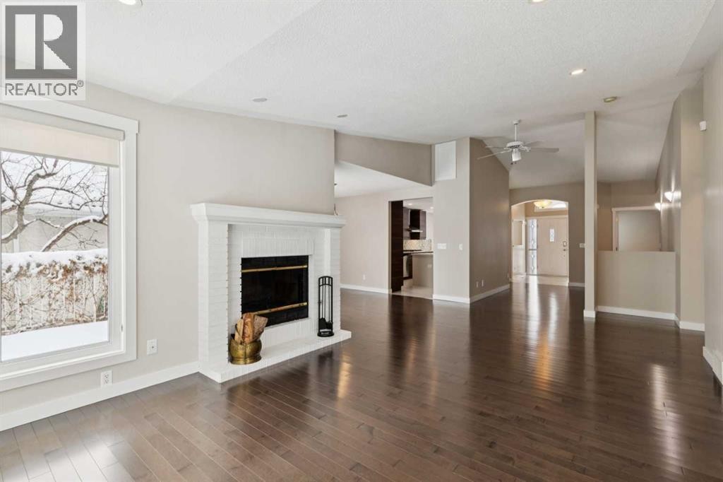 












33 Pump Hill Landing SW

,
Calgary,




Alberta
T2V5C1

