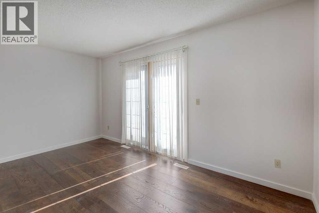 












33, 64 Whitnel Court NE

,
Calgary,




Alberta
T1Y5E3

