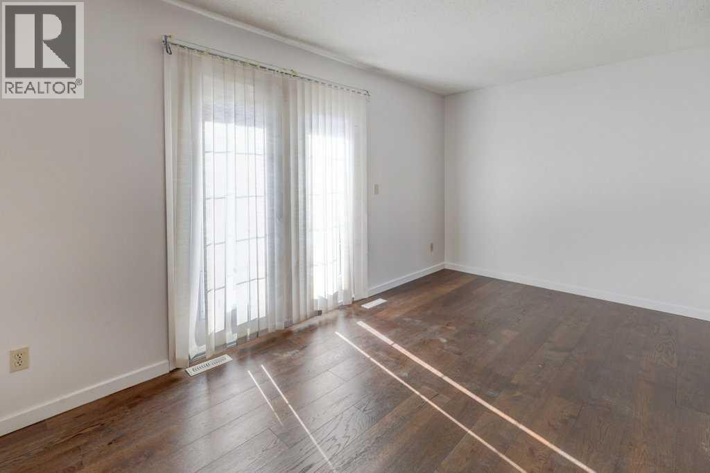 












33, 64 Whitnel Court NE

,
Calgary,




Alberta
T1Y5E3

