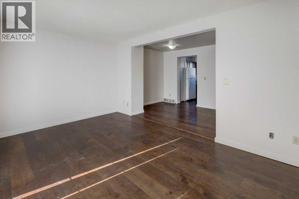 












33, 64 Whitnel Court NE

,
Calgary,




Alberta
T1Y5E3

