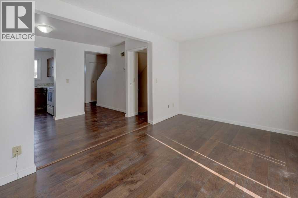 












33, 64 Whitnel Court NE

,
Calgary,




Alberta
T1Y5E3

