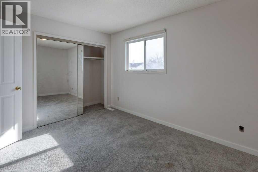 












33, 64 Whitnel Court NE

,
Calgary,




Alberta
T1Y5E3

