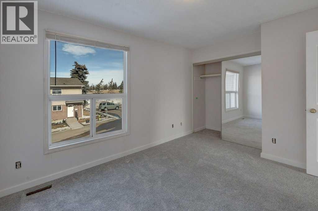 












33, 64 Whitnel Court NE

,
Calgary,




Alberta
T1Y5E3

