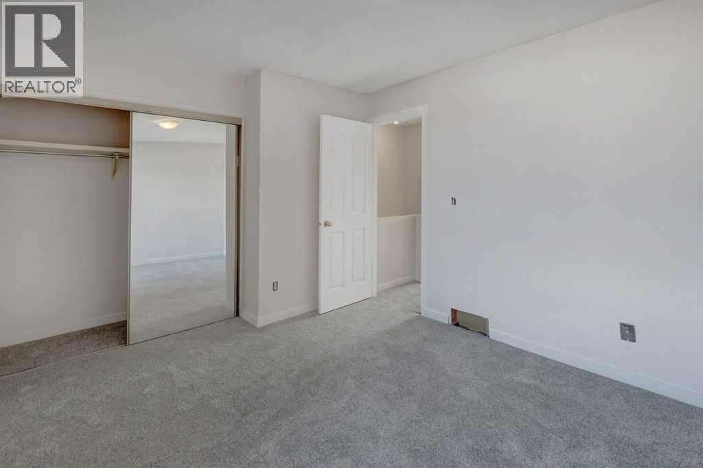 












33, 64 Whitnel Court NE

,
Calgary,




Alberta
T1Y5E3

