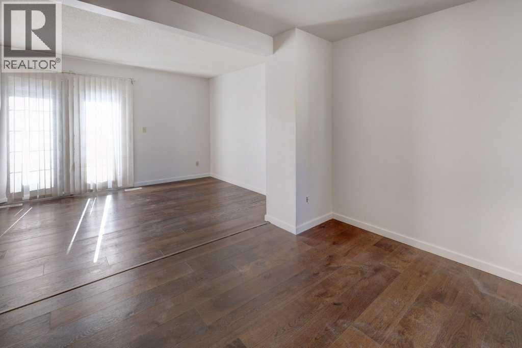 












33, 64 Whitnel Court NE

,
Calgary,




Alberta
T1Y5E3

