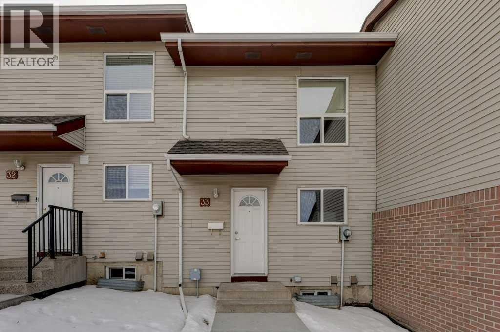 












33, 64 Whitnel Court NE

,
Calgary,




Alberta
T1Y5E3

