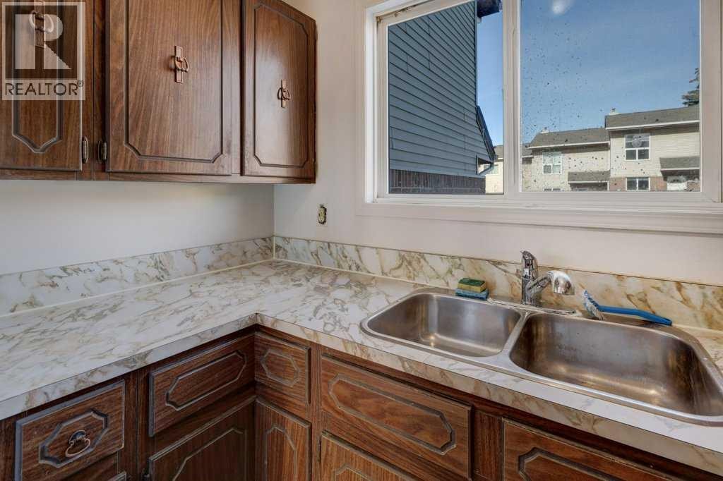 












33, 64 Whitnel Court NE

,
Calgary,




Alberta
T1Y5E3

