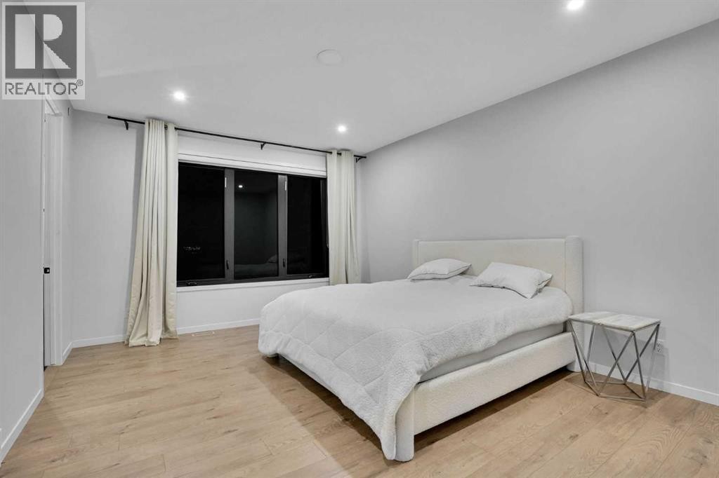 












54 Calhoun Crescent NE

,
Calgary,




Alberta
T3P1X8

