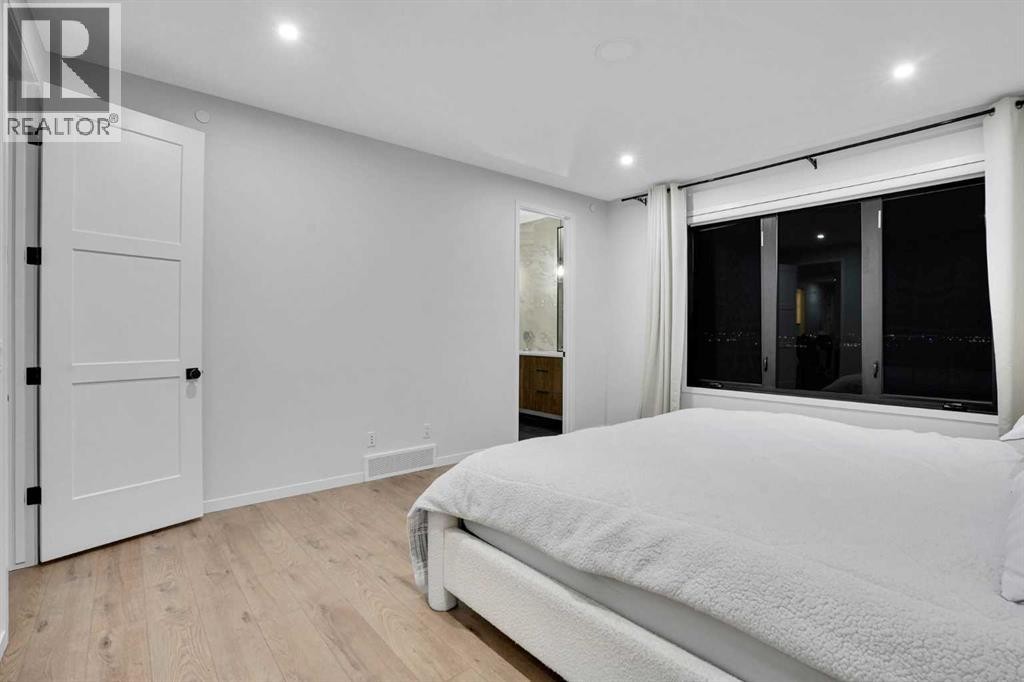 












54 Calhoun Crescent NE

,
Calgary,




Alberta
T3P1X8

