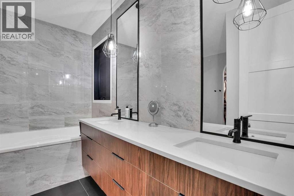 












54 Calhoun Crescent NE

,
Calgary,




Alberta
T3P1X8

