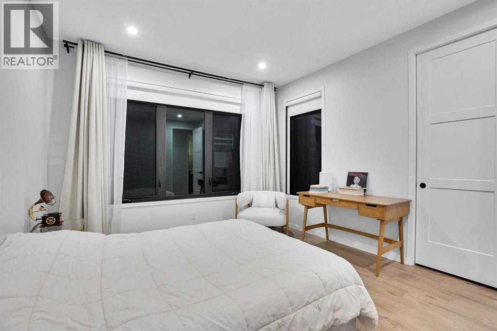 












54 Calhoun Crescent NE

,
Calgary,




Alberta
T3P1X8

