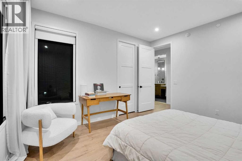 












54 Calhoun Crescent NE

,
Calgary,




Alberta
T3P1X8

