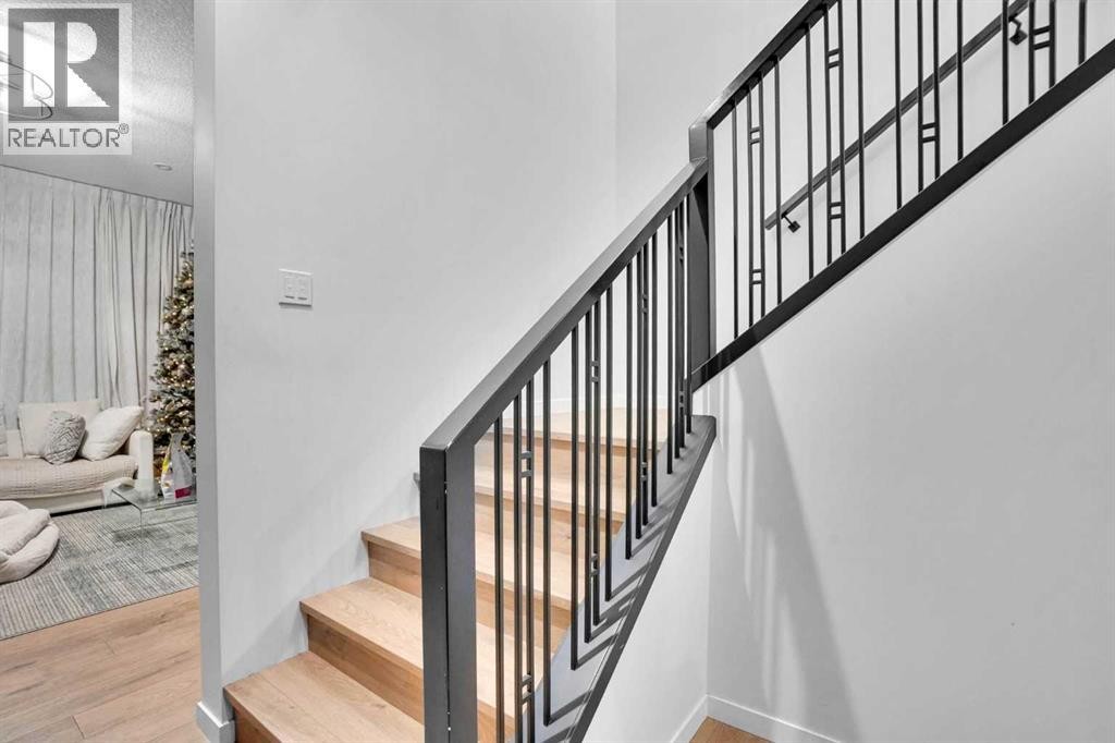 












54 Calhoun Crescent NE

,
Calgary,




Alberta
T3P1X8

