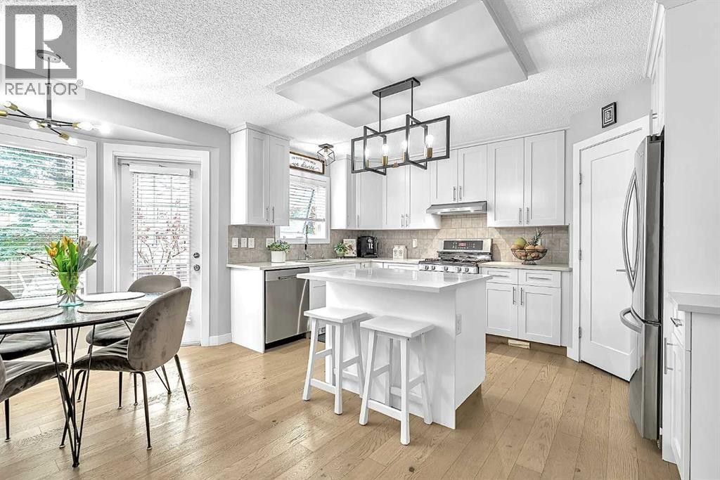 












419 Rocky Ridge Bay NW

,
Calgary,




Alberta
t3g4h8

