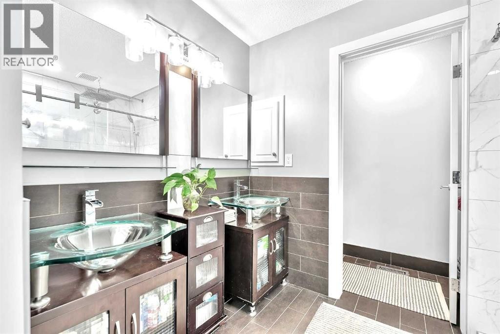 












419 Rocky Ridge Bay NW

,
Calgary,




Alberta
t3g4h8

