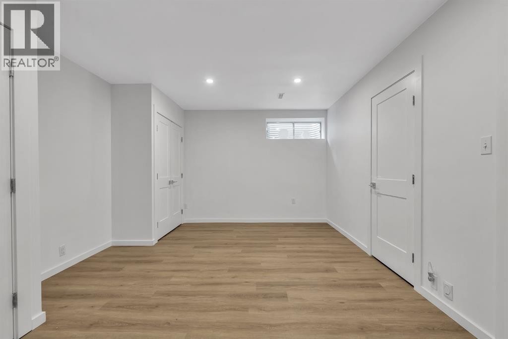 












419 Rocky Ridge Bay NW

,
Calgary,




Alberta
t3g4h8

