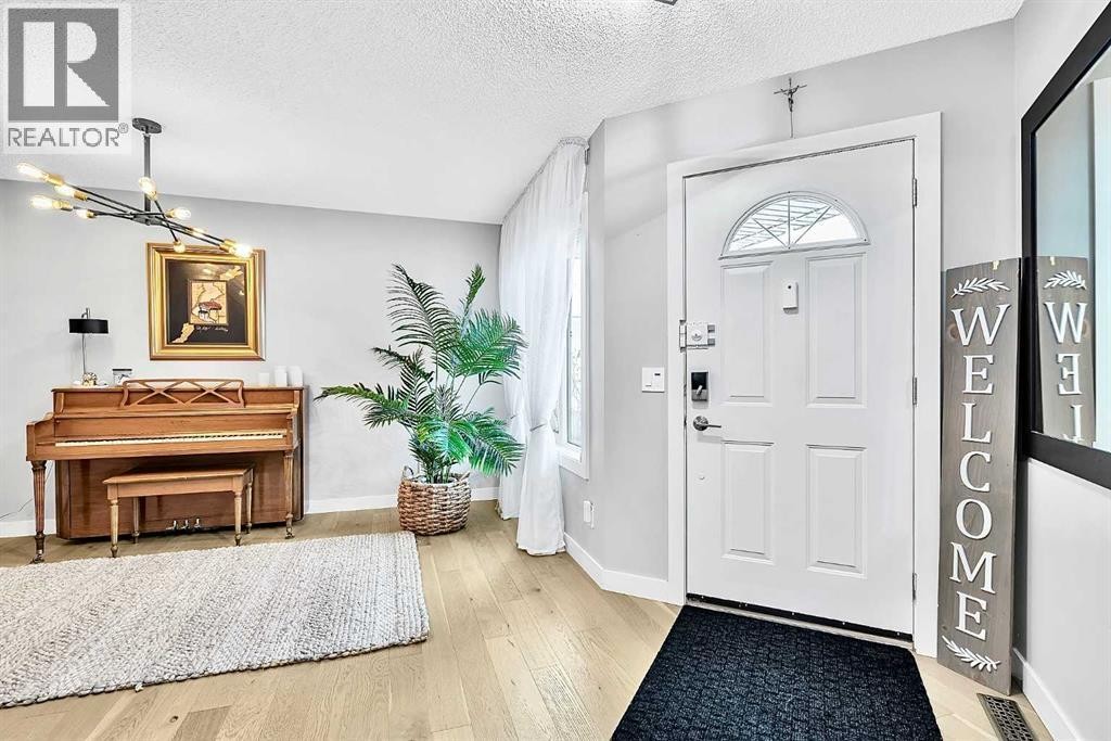 












419 Rocky Ridge Bay NW

,
Calgary,




Alberta
t3g4h8

