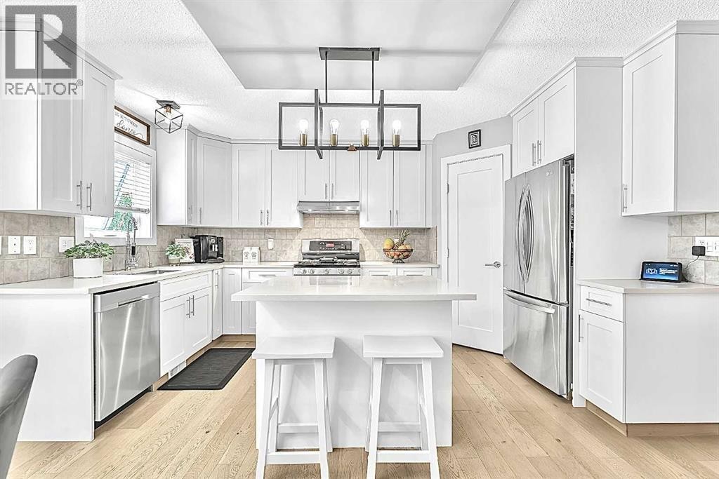 












419 Rocky Ridge Bay NW

,
Calgary,




Alberta
t3g4h8

