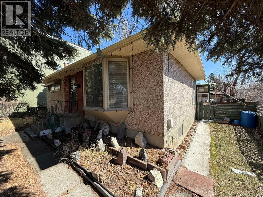 












2716 45 Street SW

,
Calgary,




Alberta
T3E3T4

