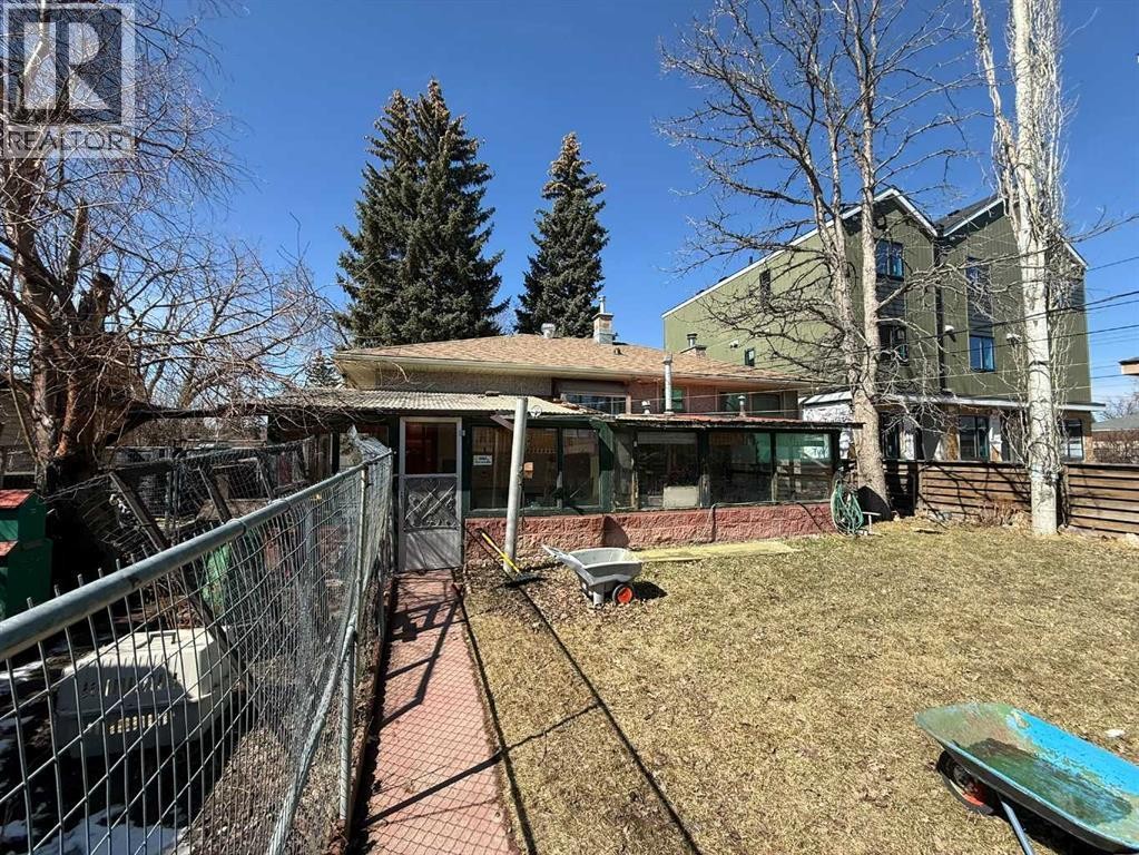 












2716 45 Street SW

,
Calgary,




Alberta
T3E3T4

