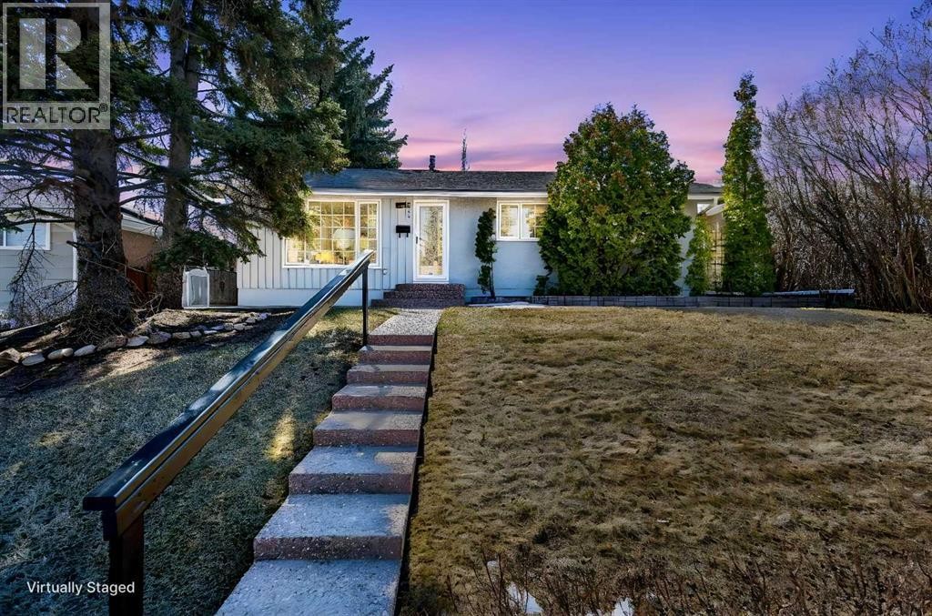 












811 Seattle Drive SW

,
Calgary,




Alberta
T2W0M9

